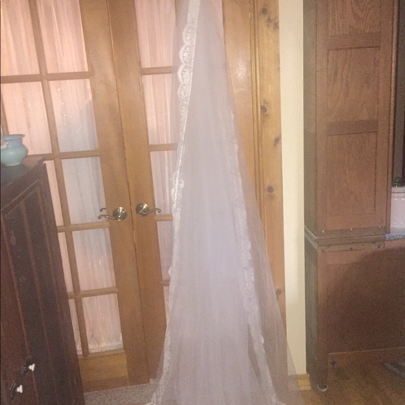 VTG / ANTIQ PRETTY LACE EDGED TOULLE BRIDAL VEIL - Picture 4 of 9